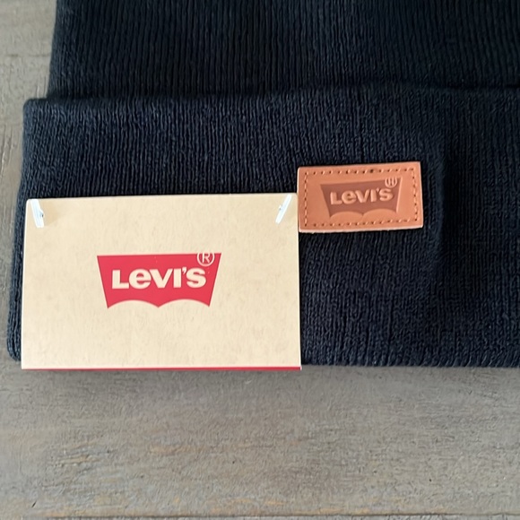 Black Levi’s Leather Patch Cuffed Beanie - Picture 3 of 4